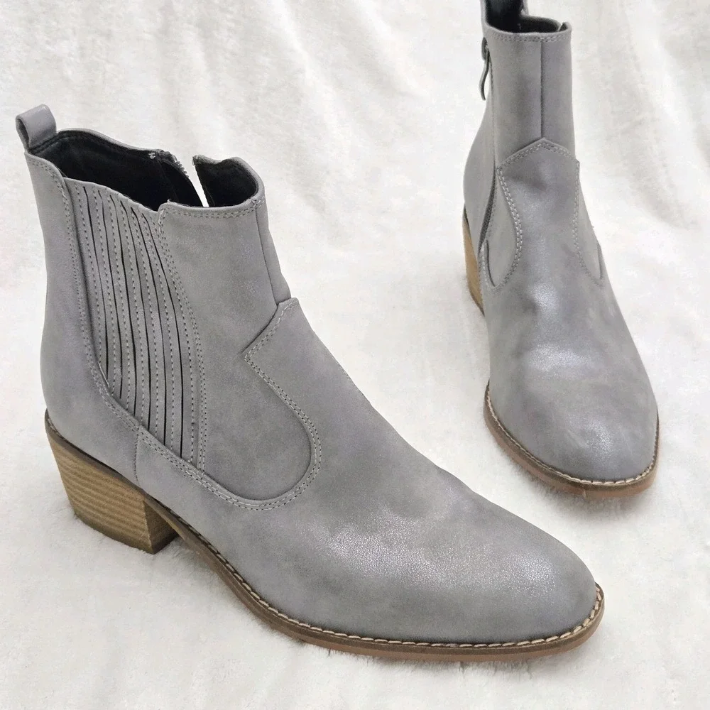 Boutique by Corky's Wayland Ankle Boots Women's Sz 7 Metallic Gray Gold Festive